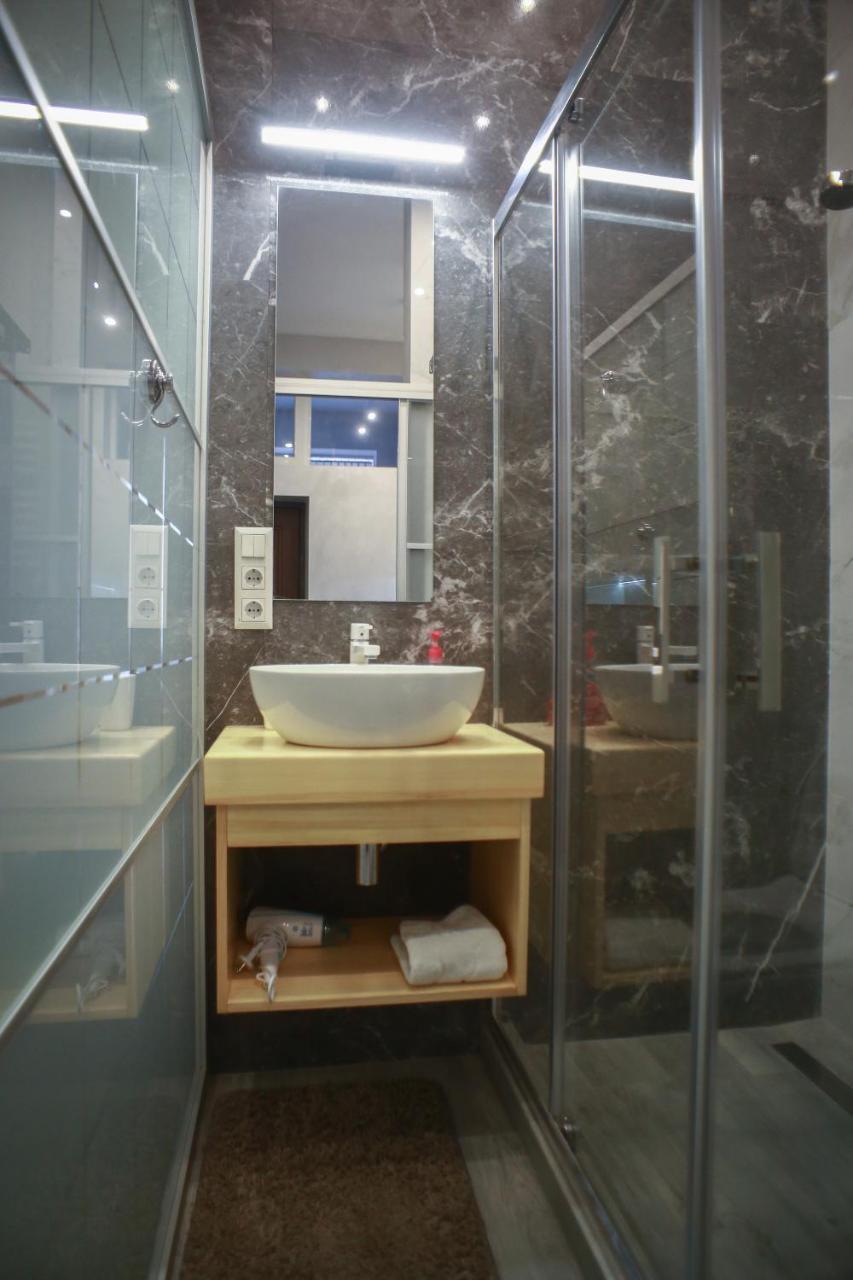 Leogrand Apartment On Drohobycha 4 Lviv Eksteriør bilde