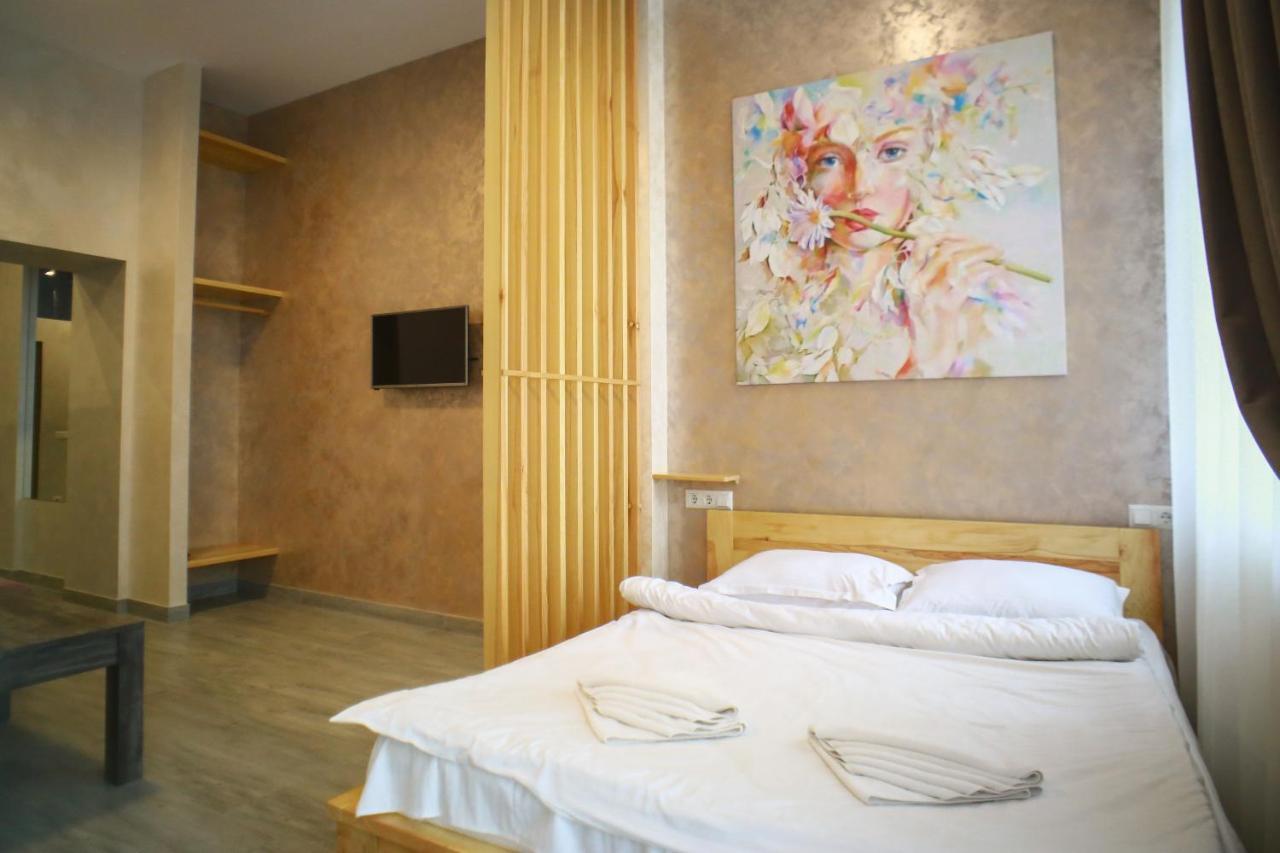 Leogrand Apartment On Drohobycha 4 Lviv Eksteriør bilde