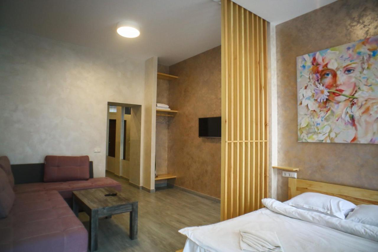 Leogrand Apartment On Drohobycha 4 Lviv Eksteriør bilde