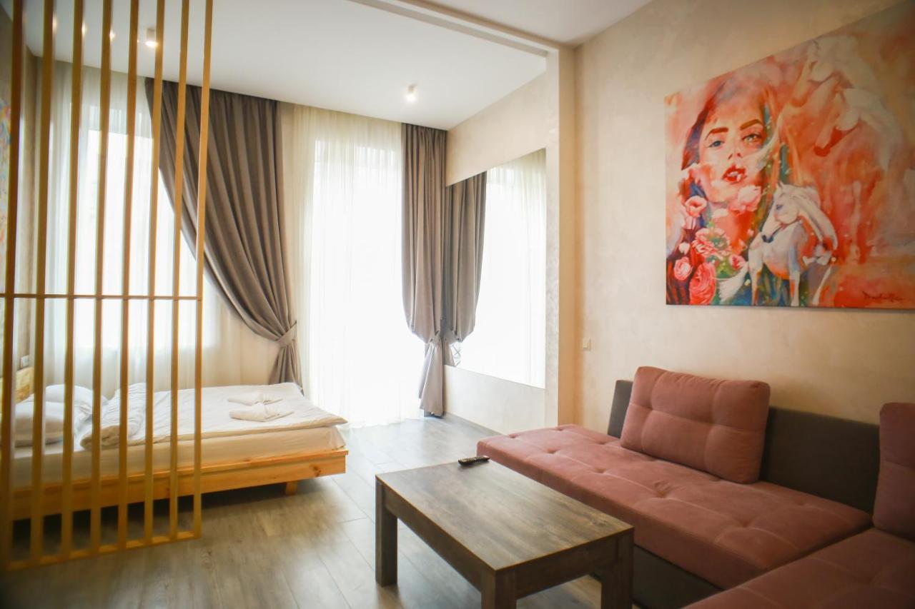 Leogrand Apartment On Drohobycha 4 Lviv Eksteriør bilde